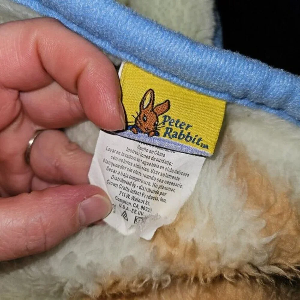 Beatrix Potter Peter Rabbit Baby Blanket 30x45 Acrylic Carrot Radish Crown Craft